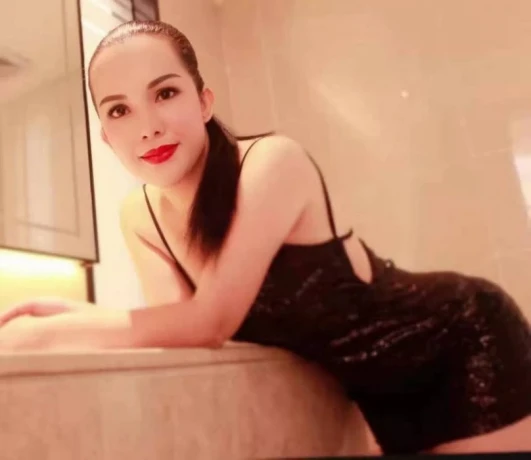 Pretty Lili — 2 / 3