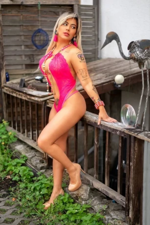 Natalia Aus Brasilien — 2 / 7