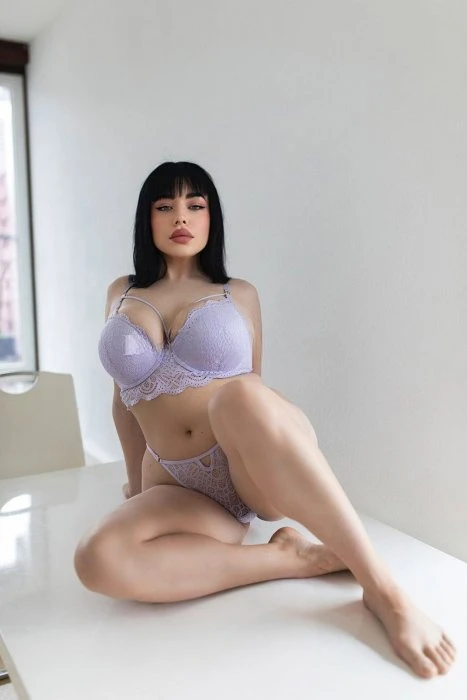 Lana — 2 / 6