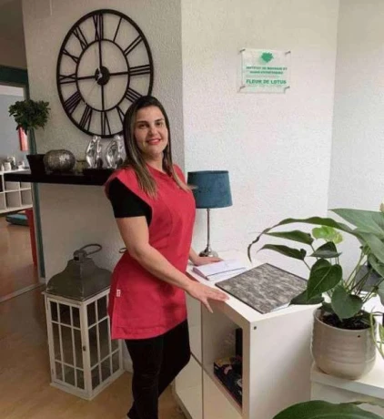 Alina Masseuse Prof A Cote De Morges — 1 / 5