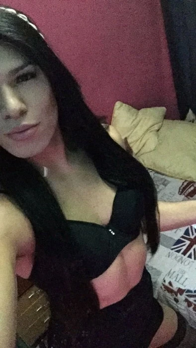 Kelly Duaserios — 2 / 5