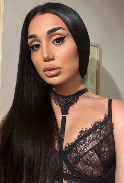 Leya — 5 / 8