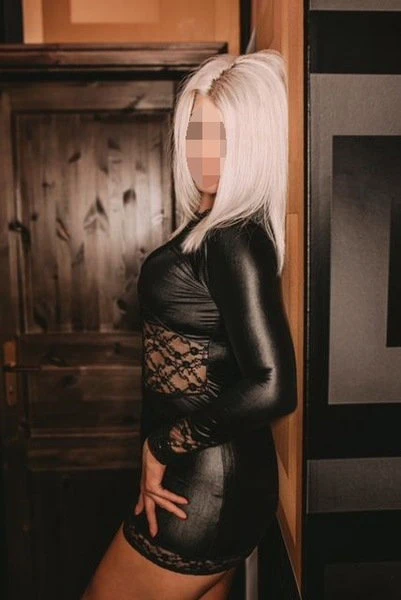 Angela — 2 / 3