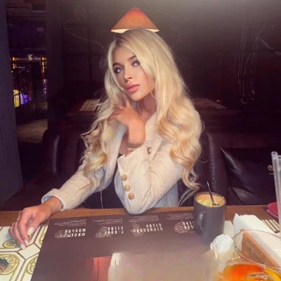 Viktoria, Escort, Prague