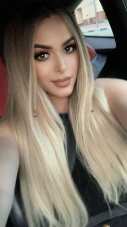 Karla Diaz — 8 / 12