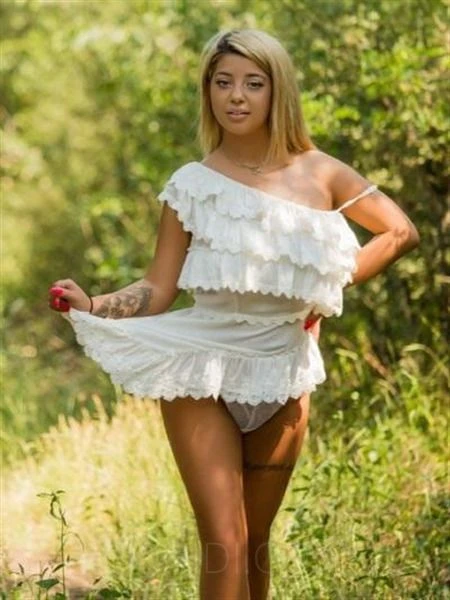 Dayanah, Escort, Karlsruhe