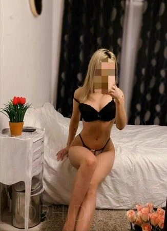 Ella — 3 / 5