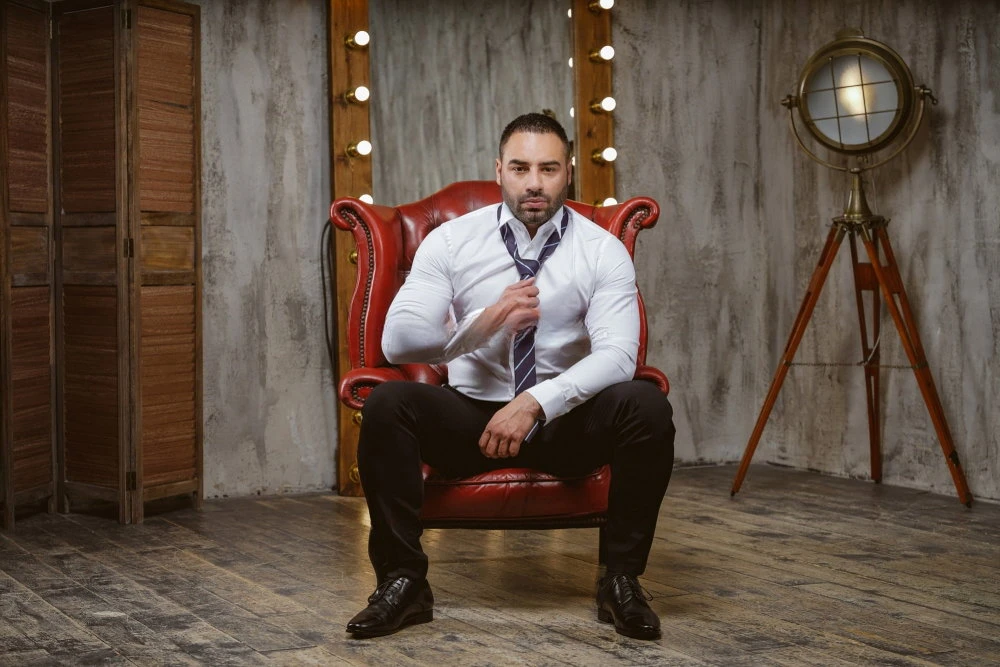 Carlos — 3 / 4