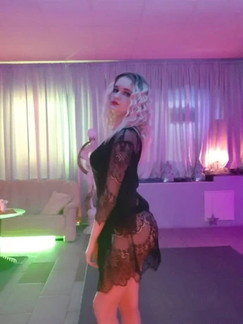 Neu! Sexy Alena bei Club EXZELLENT — 1 / 5