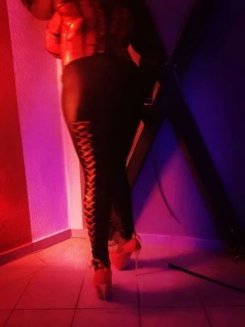 Melody Bizarr — 20 / 23