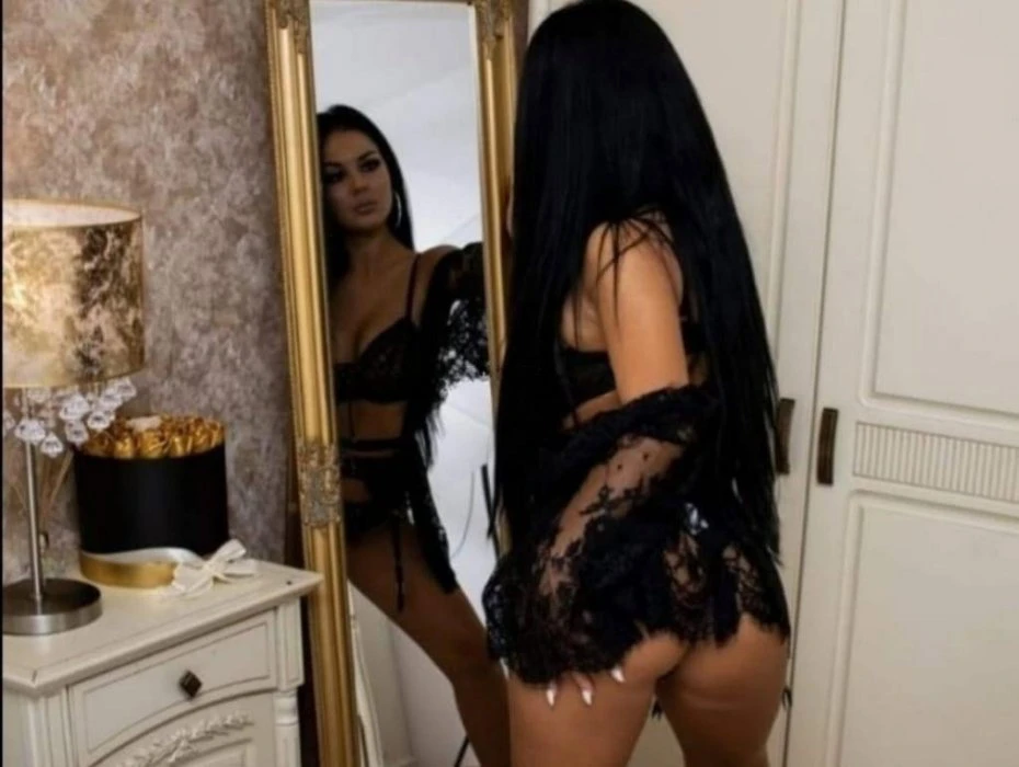 Nicole Anne — 3 / 5