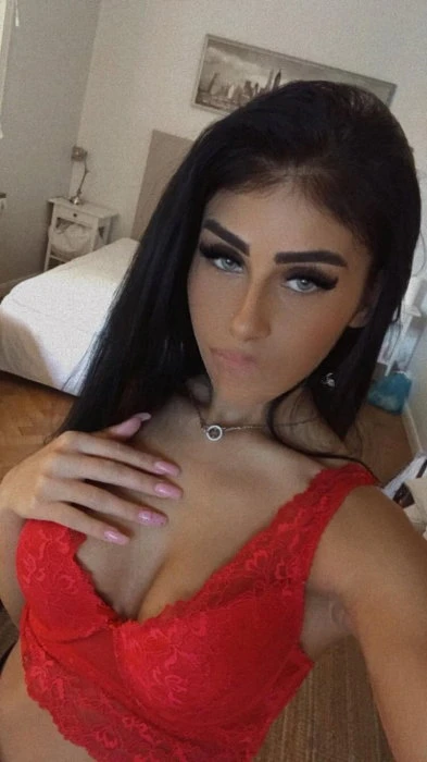 Vanessa — 4 / 7