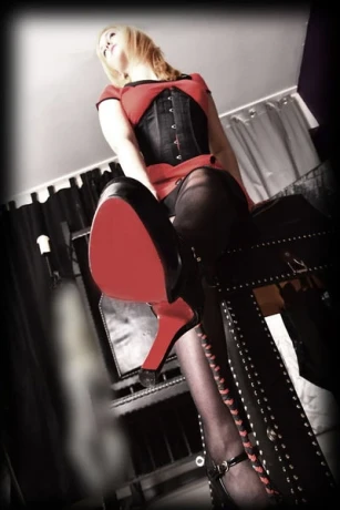 Domina Ina Phobia Fr Dr Ina Phobia — 8 / 18