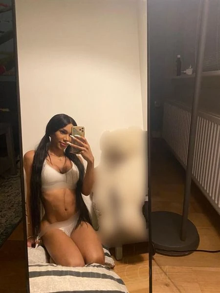 TS Ashley — 7 / 10