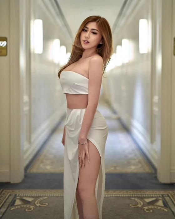 Alice, Escort, Klang