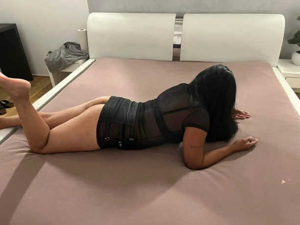 Sexy Danaa — 2 / 3
