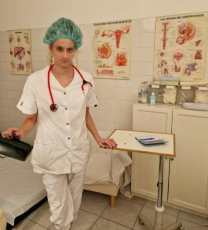 Miss Bella — 2 / 3