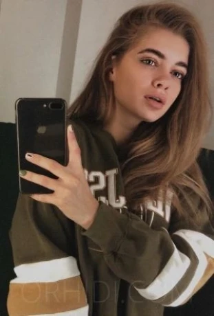 Mackenzie — 3 / 4
