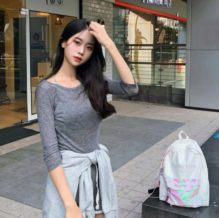 Cardi — 2 / 3