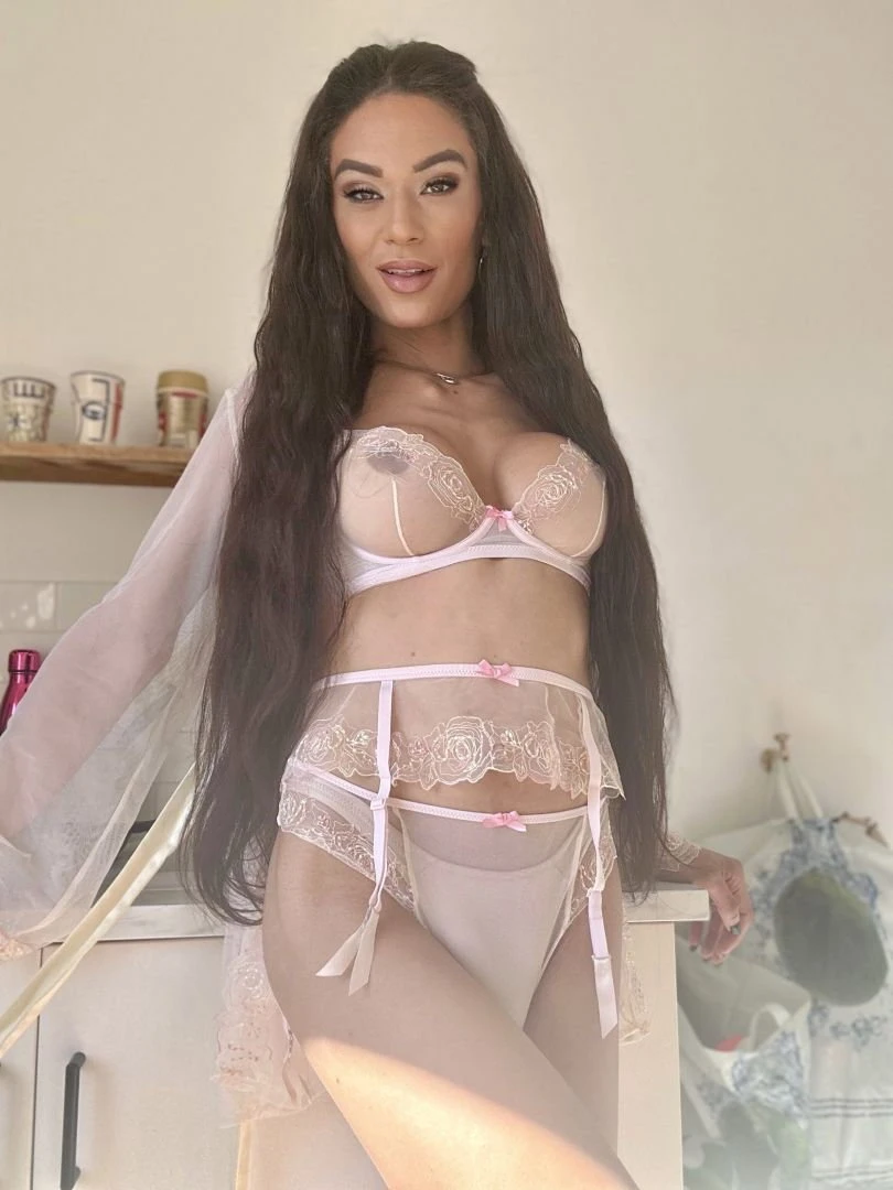 Katharina Byonda — 2 / 12