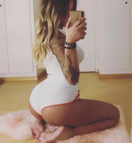 Zoe Eine Bezaubernde Frau — 1 / 4