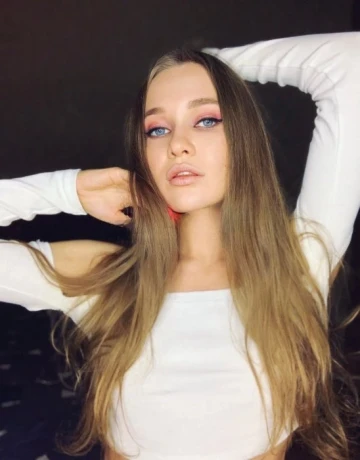 Avia Anne — 8 / 13