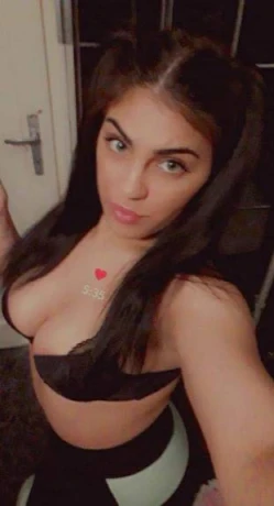 Sexy Melanie — 2 / 3