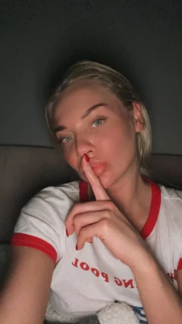 Anastasiia — 2 / 3