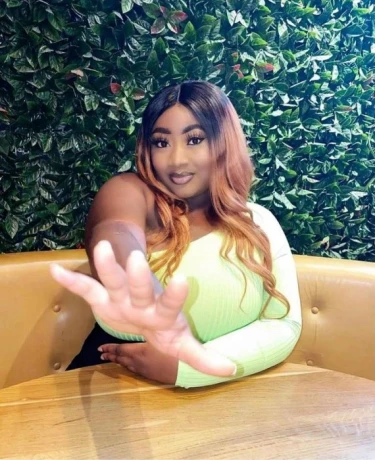 Sharon Broni — 2 / 3