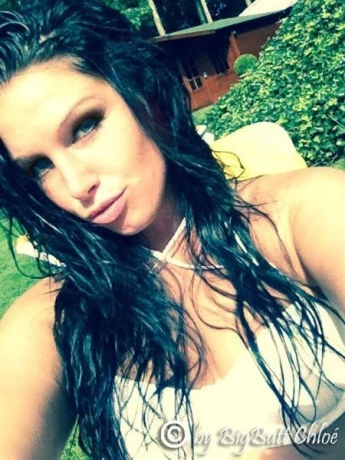 BIGBUTT CHLOÉ - *VIDEOCLIPS* — 1 / 3