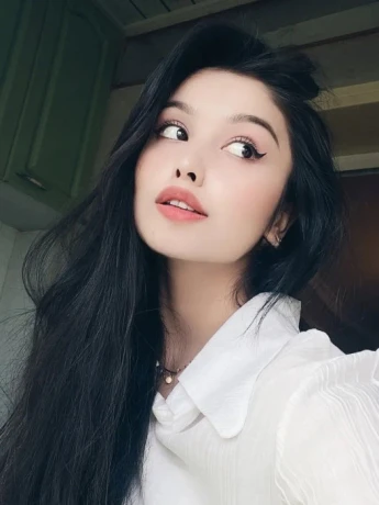 Model Judy — 6 / 13