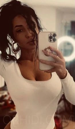 Francesca — 2 / 5