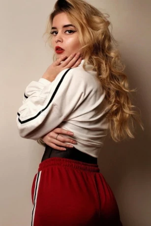 Lesia Nice — 3 / 4