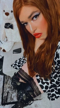 Ts Bela Bomboshelli — 2 / 8