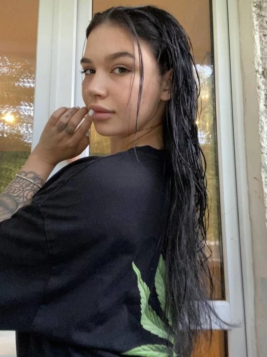 Alina — 5 / 6