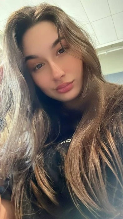 Arina — 2 / 8