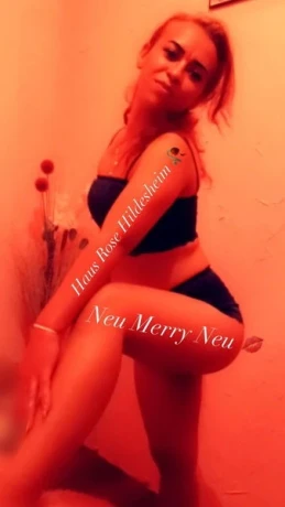 Merry Haus Rose — 2 / 3