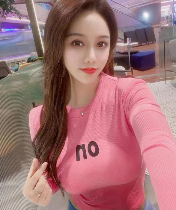 Lisa — 1 / 3