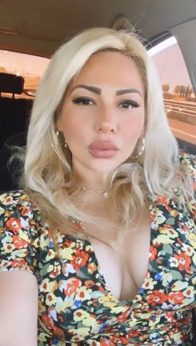 Eva, Escort, Montreux