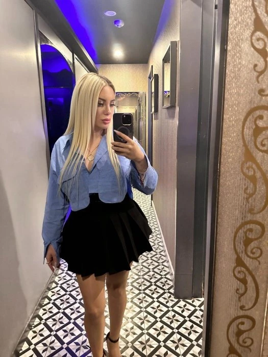 Elena, Escort, Singapore