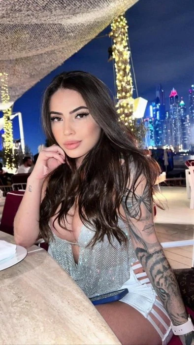 Loren, Escort, Dubai