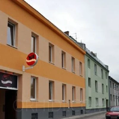 3854, Escort, Vienna