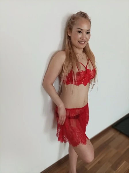 Blonde Asiamaus — 4 / 6