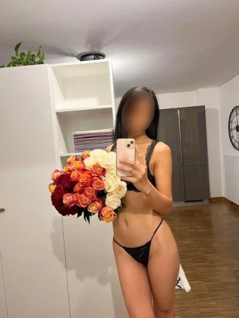 Zara Williams 100 Originalfotos — 4 / 17