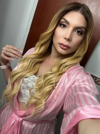 Valentina Smith — 8 / 12