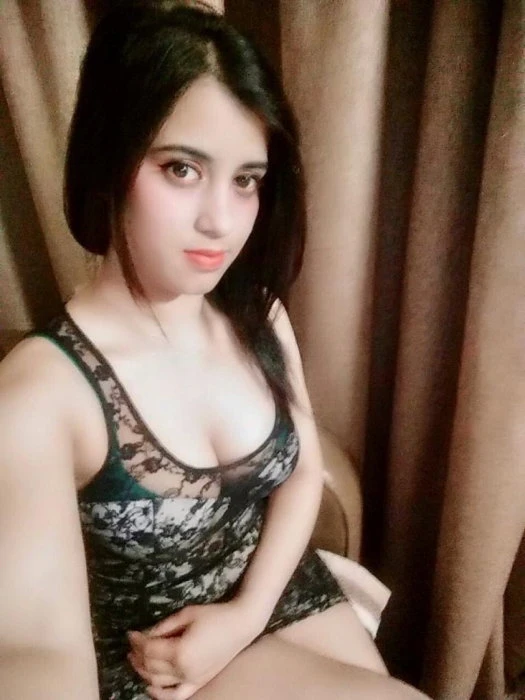 Noor, Escort, Manama