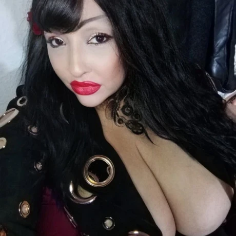 BIZZARLADY — 6 / 24