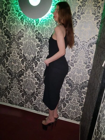 Alice Bar Amalia — 1 / 4