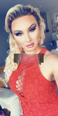 Britanie Doll — 11 / 12