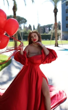 Lucia Bella — 7 / 13